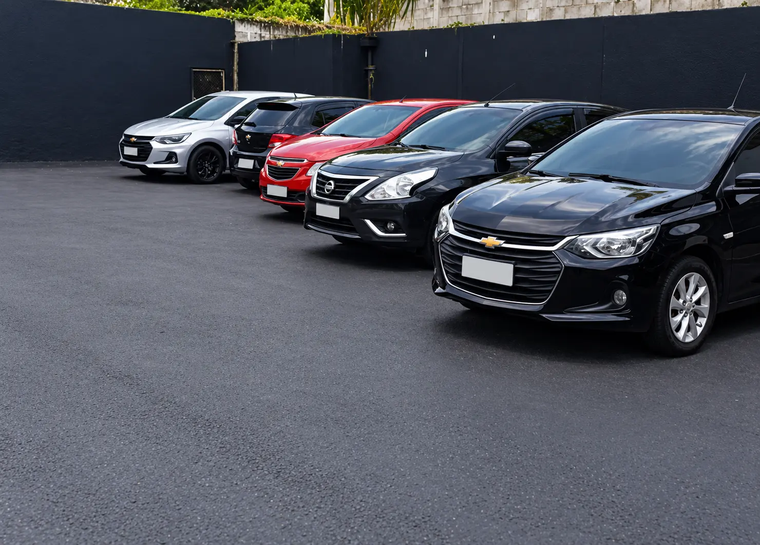 Frota de veículos da Itatiba Transfer sem placas visíveis